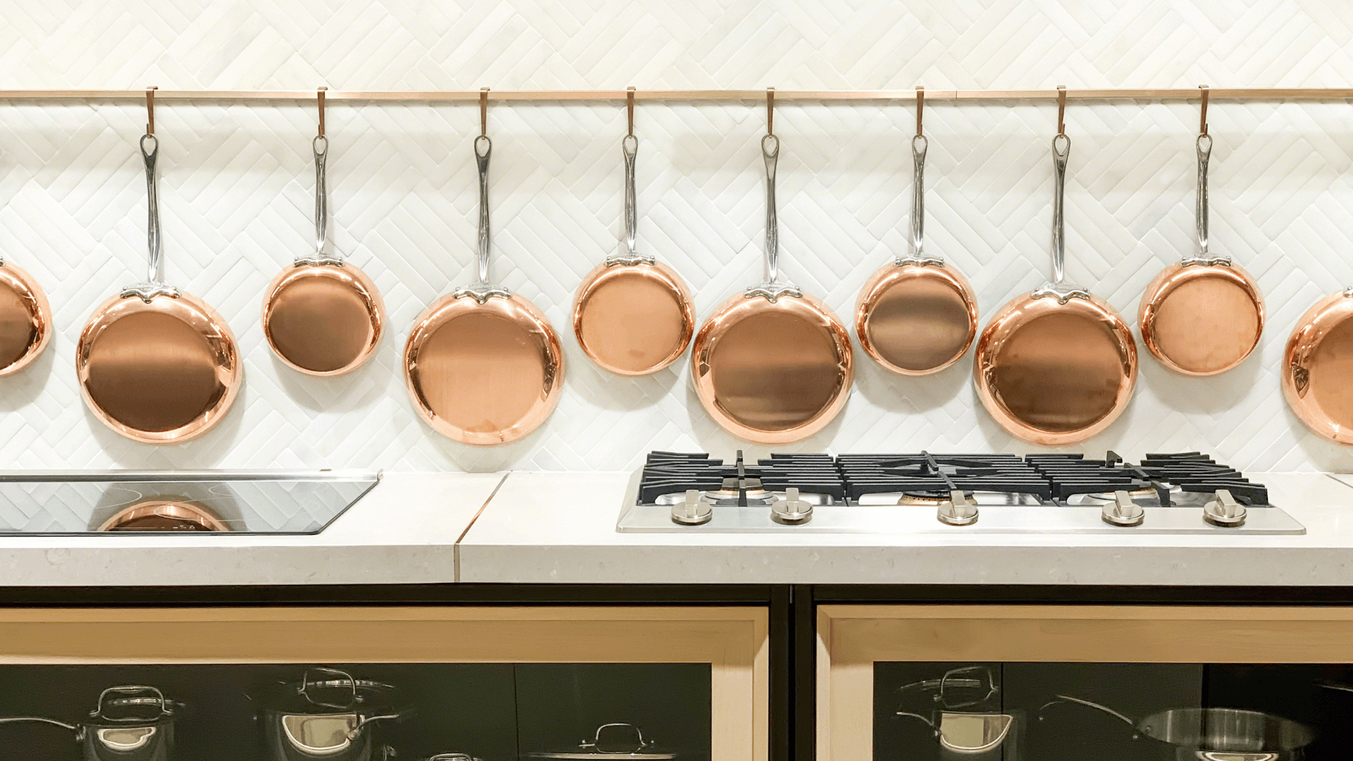 How to clean copper pans