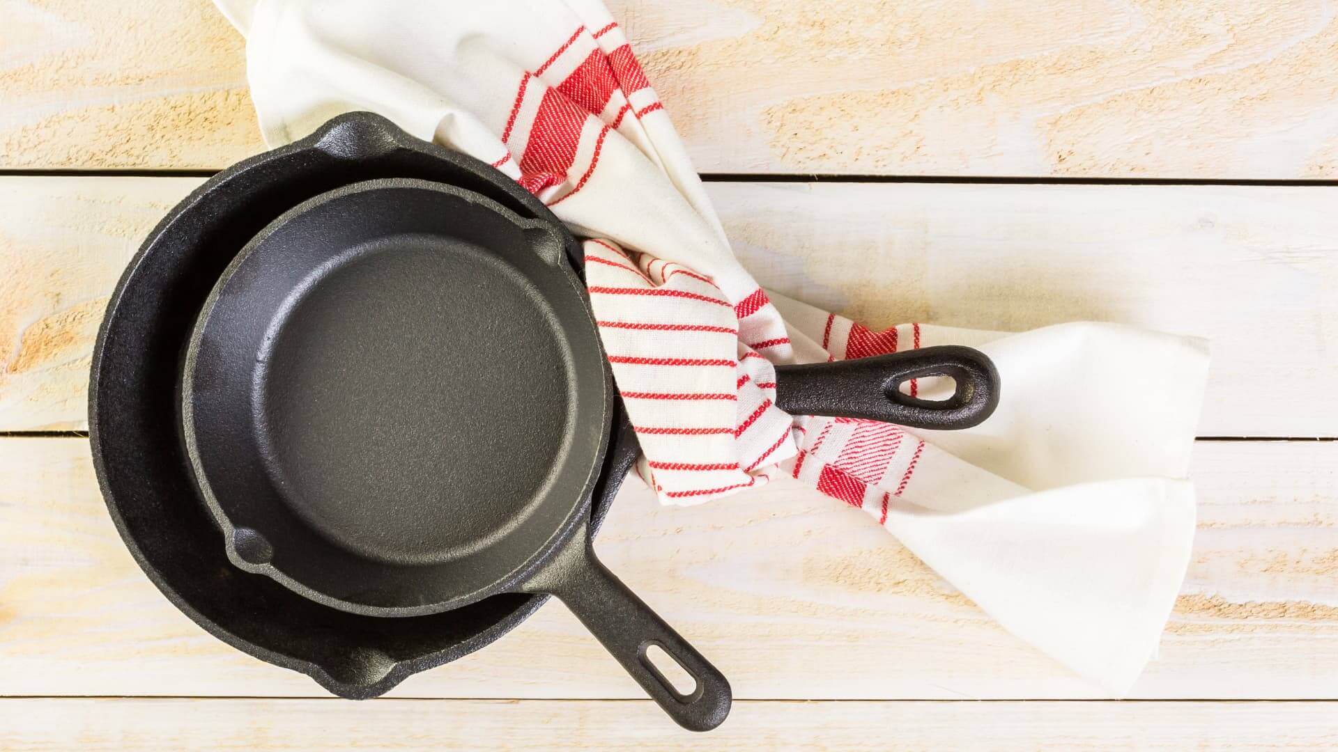 difference between frying pan and skillet